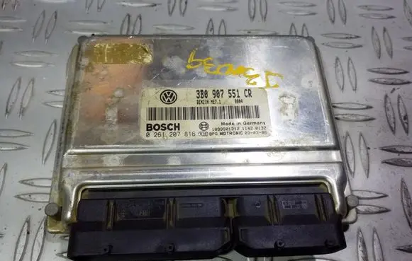Volkswagen PASSAT B5.5 Engine control unit/module 3B0907551CR 0261207816 1039S01212