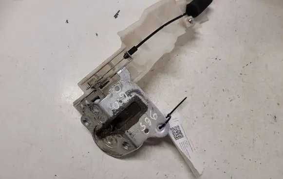 Mazda 5 Rear door lock