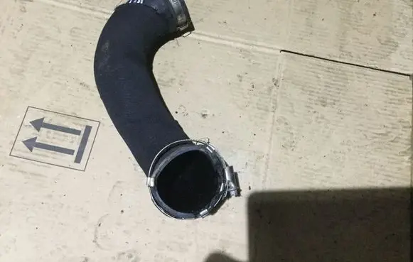 Audi A4 S4 B8 8K Intercooler hose/pipe 8K0145709E