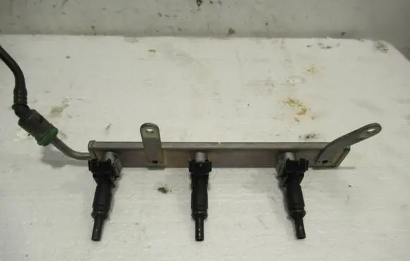 Renault Twingo III Fuel main line pipe 8201234808