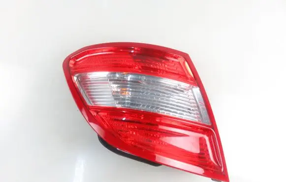 Mercedes-Benz C W204 Rear/tail lights 2049069102