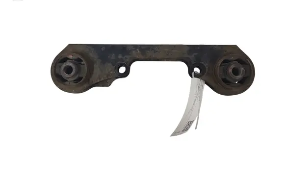 Nissan X-Trail T31 Engine mount bracket