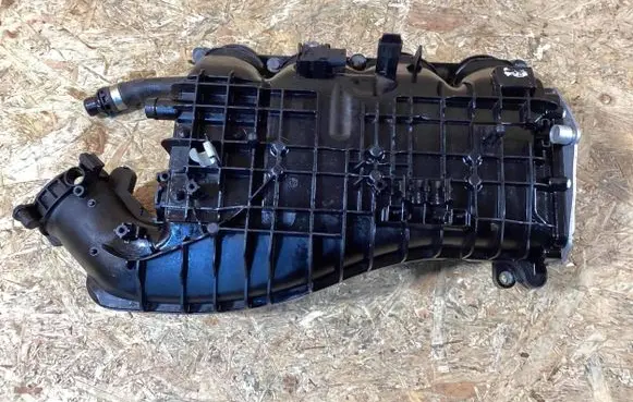 BMW 5 G30 G31 Intake manifold 70602694 72344265 72344241