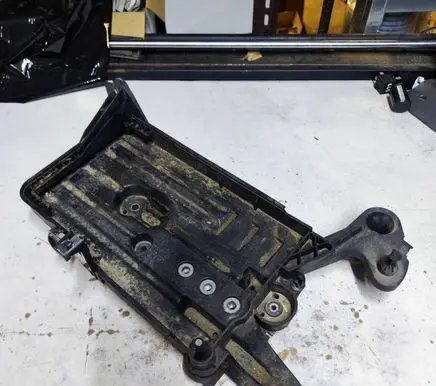 Skoda Superb B8 (3V) Battery tray 5Q0915321H