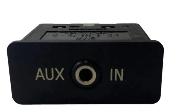 BMW X5 E70 AUX in-socket connector 6986791 61316986791