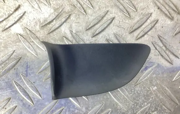 Lexus CT 200H Other interior part 6928430050
