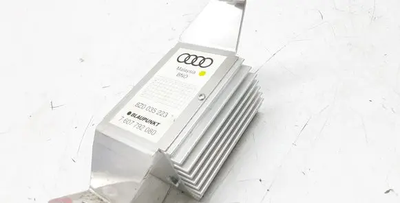 Audi A2 Sound amplifier 8Z0035223
