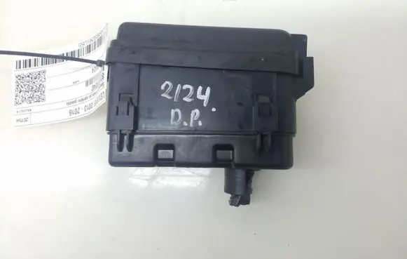 Lexus IS III XE30 Fuse module 8266330340