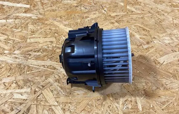 Porsche 911 991 Air conditioning (A/C) fan (condenser) 99157392200 behrv1556
