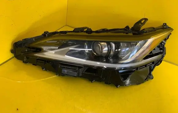 Lexus ES VII XZ10 Headlight/headlamp 81185-33G10