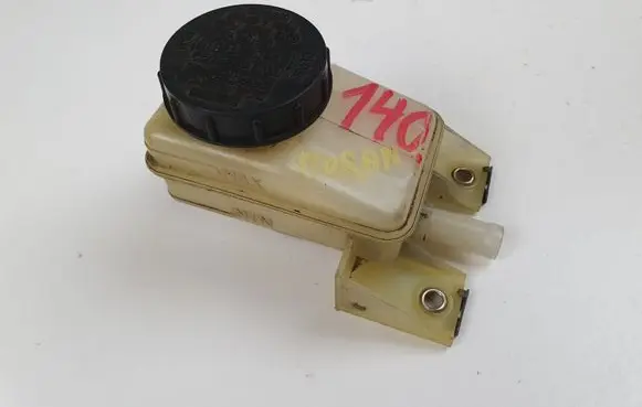 Nissan Murano Z50 Brake fluid reservoir 