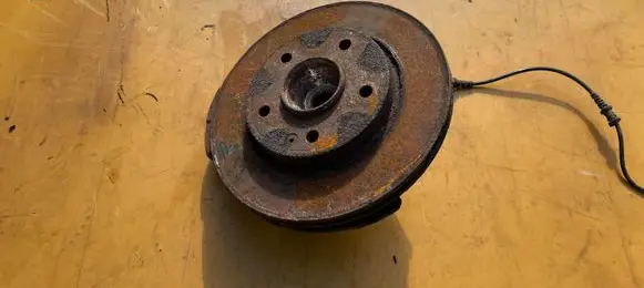 Mercedes-Benz A W168 Front wheel hub A1683301620