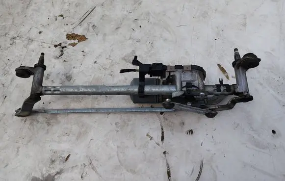 Volkswagen Golf VII Front wiper linkage and motor 5G1955023C