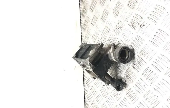 Ford Mondeo Mk III Thermostat/thermostat housing 1S7G8K558AJ B8850405 100607