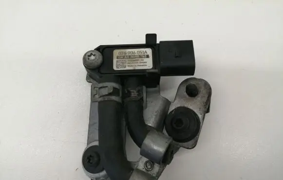 Volkswagen PASSAT B7 Exhaust gas pressure sensor 076906051A 3C0131552G