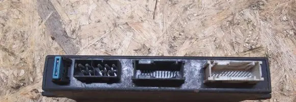 BMW 7 E32 Comfort/convenience module 8366229 084659058
