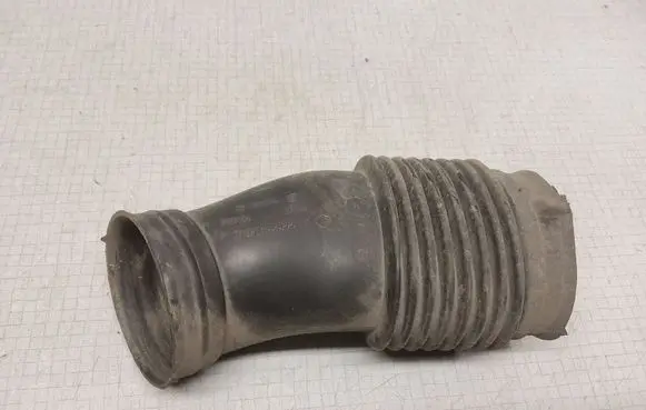 Opel Vectra C Air intake hose/pipe 9177104