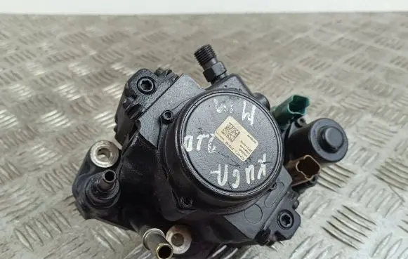 Ford Kuga II Fuel injection high pressure pump 0785677JHR