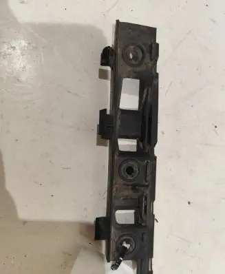 Volkswagen PASSAT B6 Front bumper mounting bracket 3C0807184RH