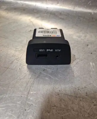 Hyundai i30 USB socket connector 96120A5000 A5000 GDDCA1207240323