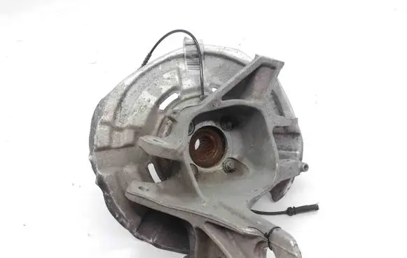 Rear wheel hub