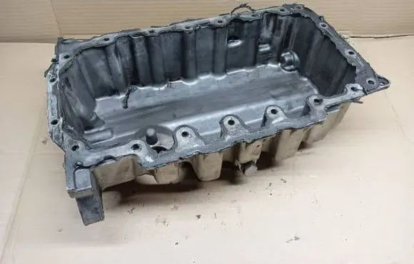 Volkswagen PASSAT B8 Oil sump 04L103603
