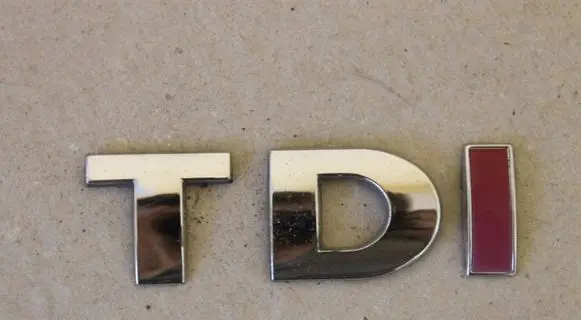 Volkswagen PASSAT B5.5 Manufacturers badge/model letters 