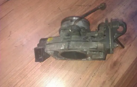 Ford Mondeo MK I Throttle valve 93BB9677EE
