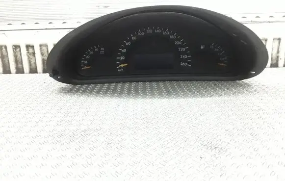Mercedes-Benz C W203 Speedometer (instrument cluster) A2035401347