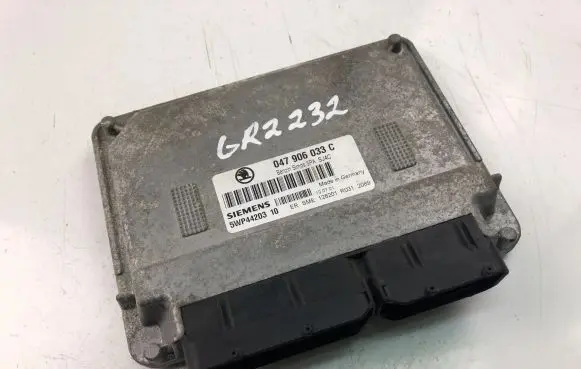 Skoda Fabia Mk1 (6Y) Engine control unit/module ECU 047906033C