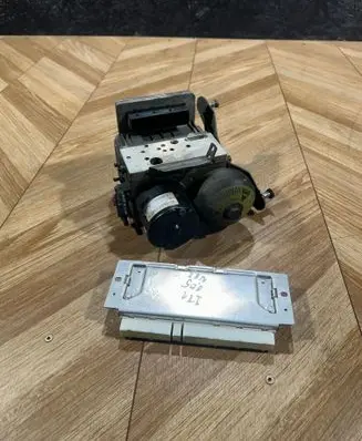 Mercedes-Benz E W211 ABS Pump A0054317912 0265250091