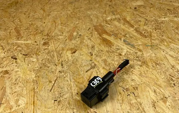 Mini Cooper F57 Coolant fan relay 9207913
