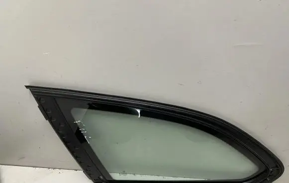 BMW 5 F10 F11 Rear side window 7199989