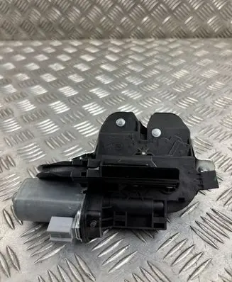 Volkswagen Touareg II Tailgate/trunk/boot lock/catch/latch 7P0827505K