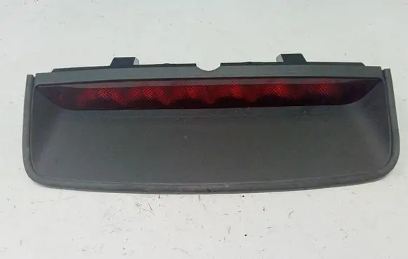 Nissan Primera Third/center stoplight 270277