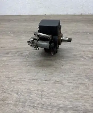 Volkswagen Caddy Fuel injection high pressure pump 03L130755AL