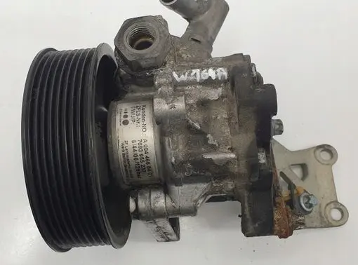 Mercedes-Benz ML W164 Power steering pump A0044668401