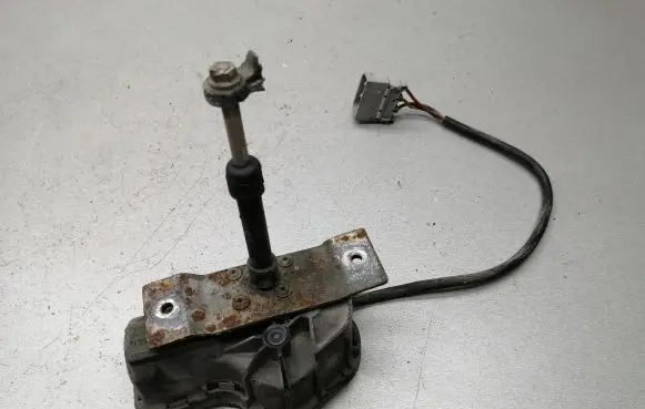 Volvo 850 Headlight wiper motor 0390206911