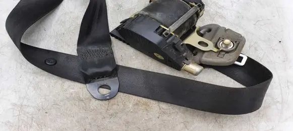 Toyota Avensis T220 Front seatbelt 00056715