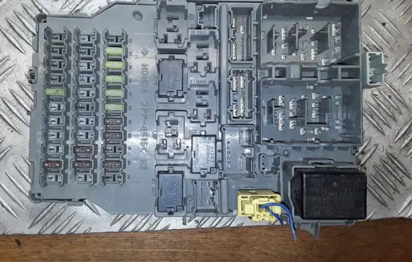Honda Accord Fuse module NOCODE
