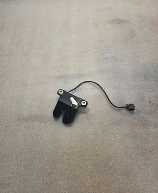 Loading door lock
