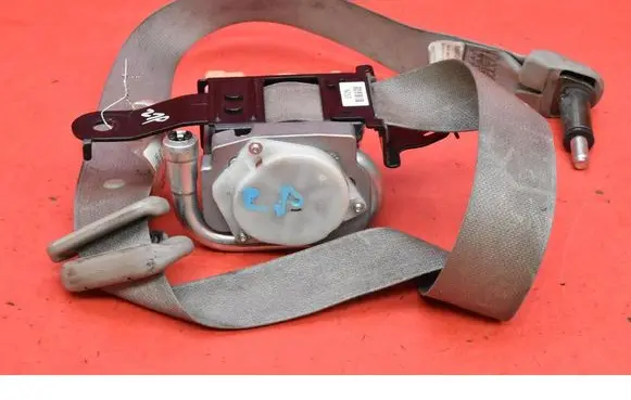 Hyundai Tucson JM Front seatbelt 888102E300