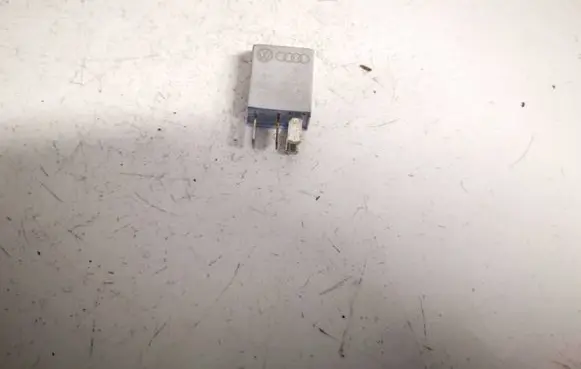 Volkswagen Touran I Other relay 1k0951253 0332011100