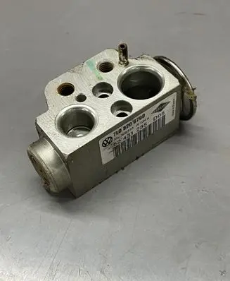 Audi Q7 4L Air conditioning (A/C) expansion valve 7L0820679D 328310R 52431285