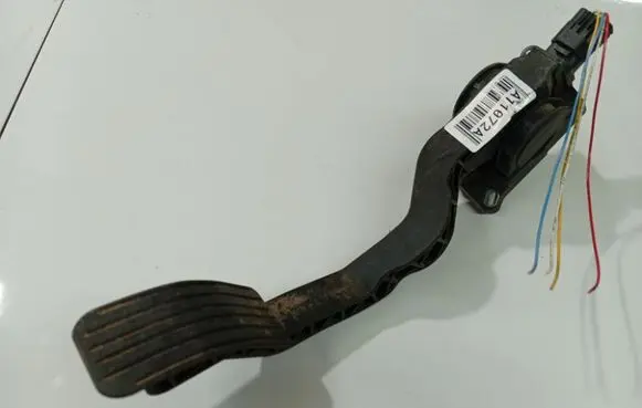 Peugeot 206 Accelerator throttle pedal 0280752237