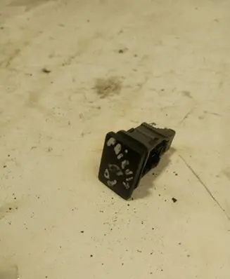 Toyota Prius (XW20) Hazard light switch 15B060