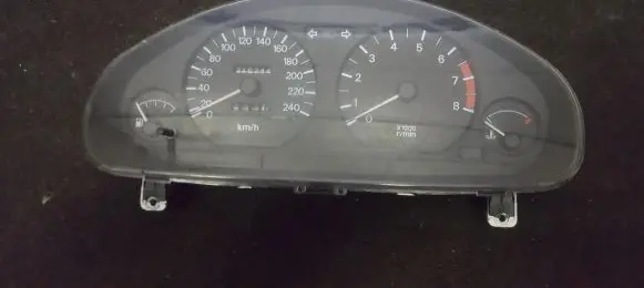 Mitsubishi Carisma Speedometer (instrument cluster) mr114265 dx40
