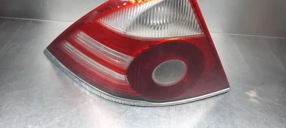 Ford Mondeo Mk III Rear/tail lights 1S71-13405-A