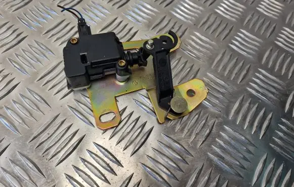 Volkswagen Touareg I Tailgate boot lock/latch motor 7L6827425