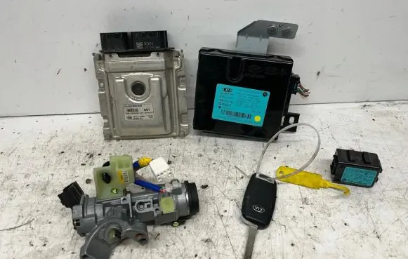 KIA Rio Engine ECU kit and lock set 3911703381